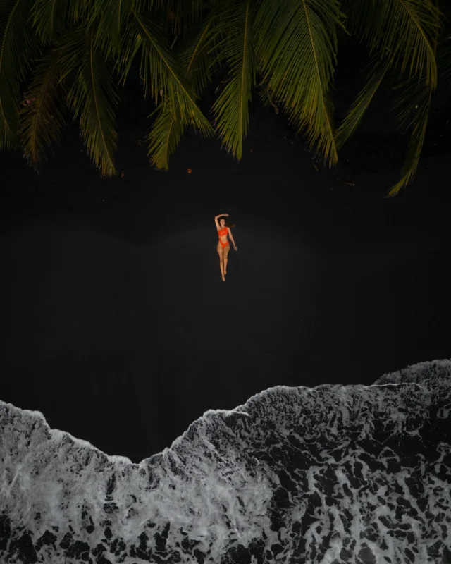 Black Sand beach or white Sand beach?
•
•
•
What’s your favourite?
•
Locations: Playa Negra, Puerto Viejo, Costa Rica and Plage d’Étang-Salé, La Reunion 🌴 
•
•
•
#blacksandbeach #blacksandbeaches #laréunion #costaricabeach