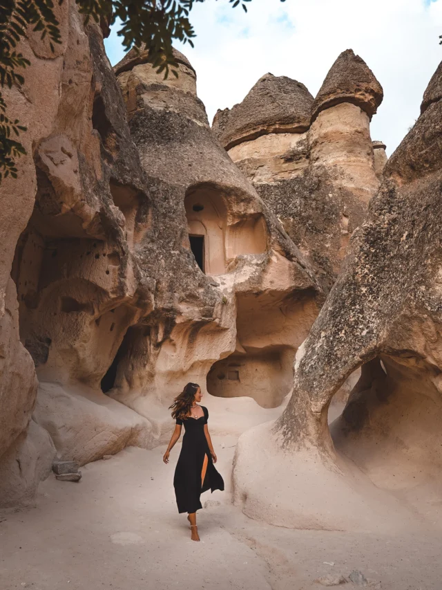 Cappadocia 🎈 recap 
•
•
•
📍Paşabağları Müze ve Örenyeri
•
•
•
#cappadoccia #kappadokya #kappadokien #kappadokia 
#journeysofgirls #feedyouradventure #placestovisit #hellofrom #wanderout #thedreamytravels #wearetravelgirls #ournaturedays #viewgoals #welivetoexplore #girlstraveler #lovelifepassport #travelwithme #explorerbabes #girlsdreamtravel #wanderlust #weltenbummler  #wearethetravelgirls #weltenbummlerin